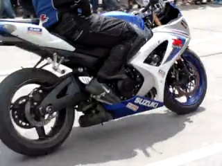 suzuki moto stunts